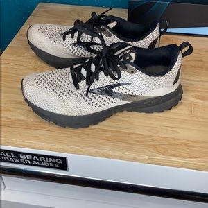 Brooks shoes